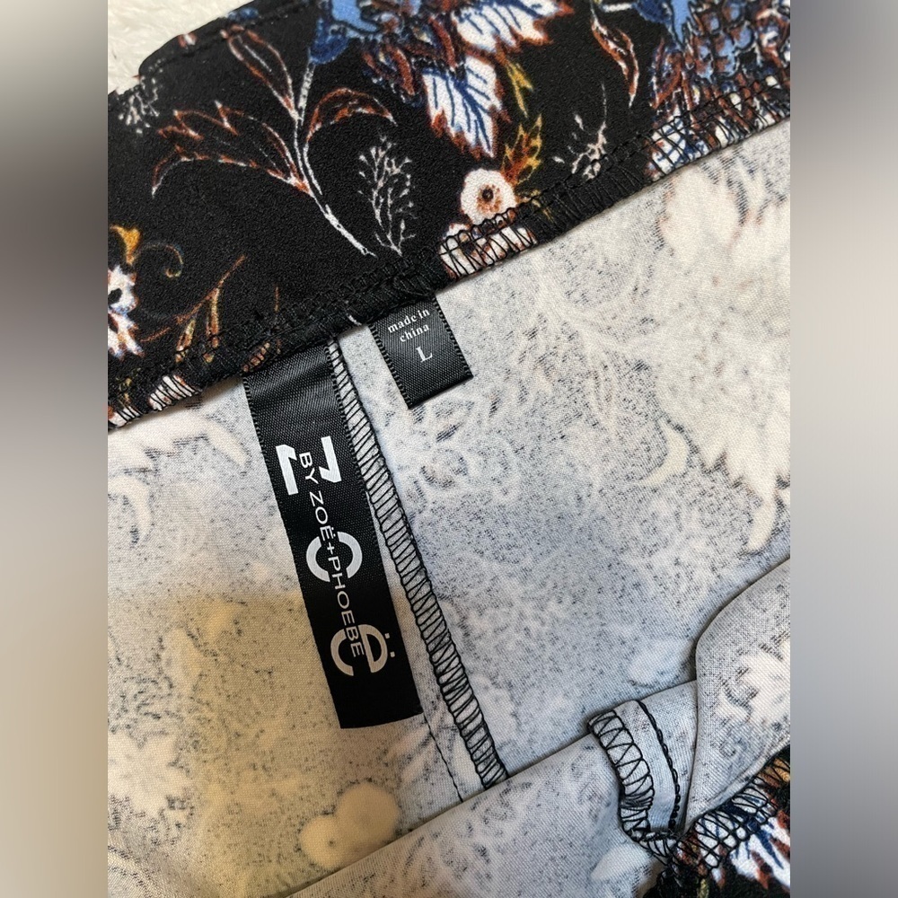 Zoe + Phoebe bohemian dress pants Stretchy Floral pattern. Size L - Picture 3 of 10